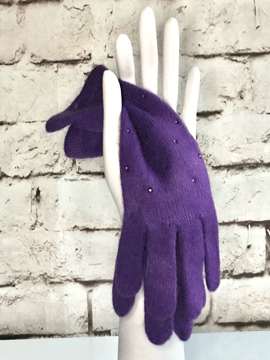 Charming Charlie Accessories - NWT Embellished PURPLE Knit Gloves One size 1 Pair NEW WITH TAGS